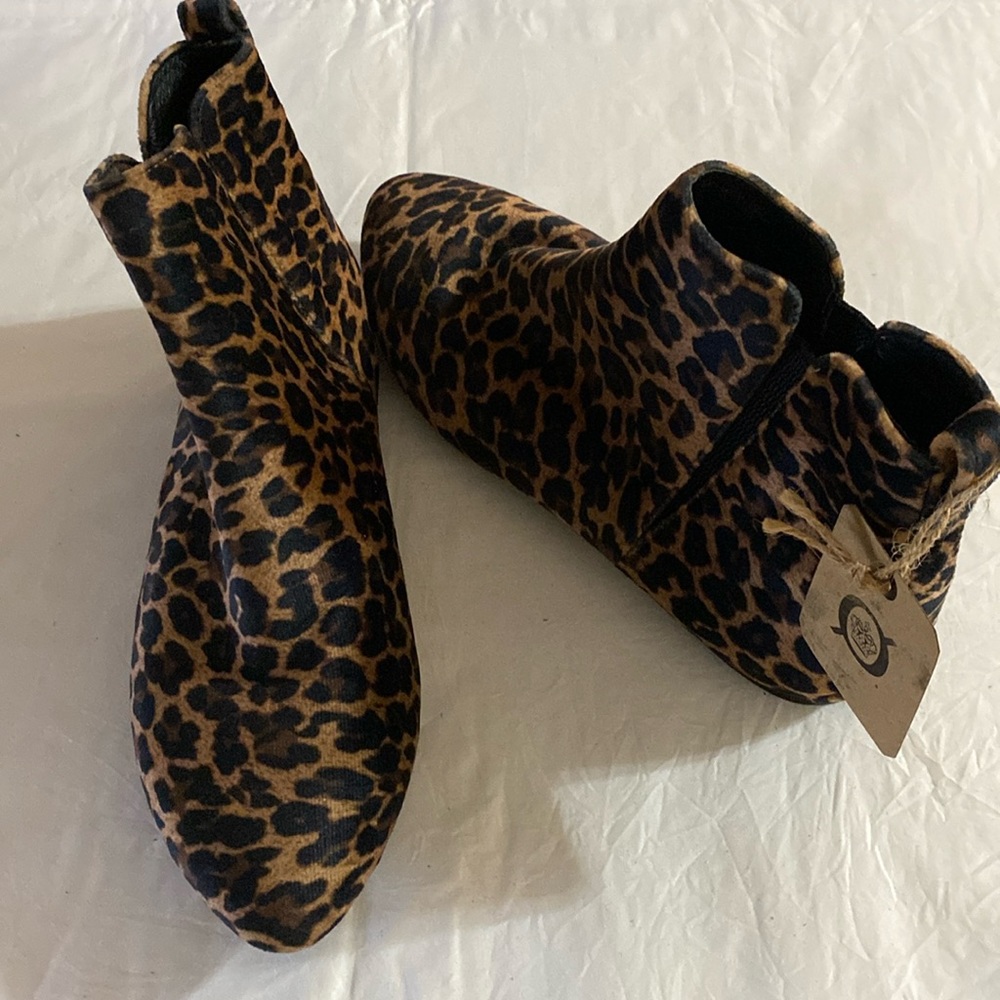New Born Animal Print Fabric Upper Ankle Boots 6.5 M